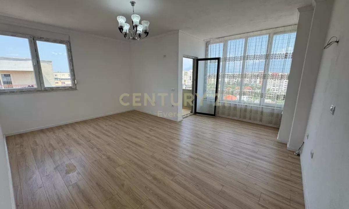 Shtepi ne shitje Apartament ne Tirane, 1+1, Mobilimi Bosh, pa mobiluar, Pagesa 87,000  Euro.