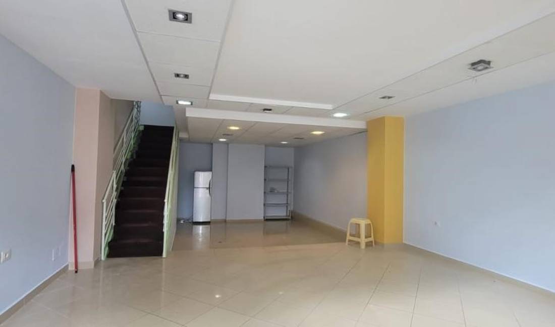 Ambient Biznesi Duplex me qera tek Rruga Elbasanit