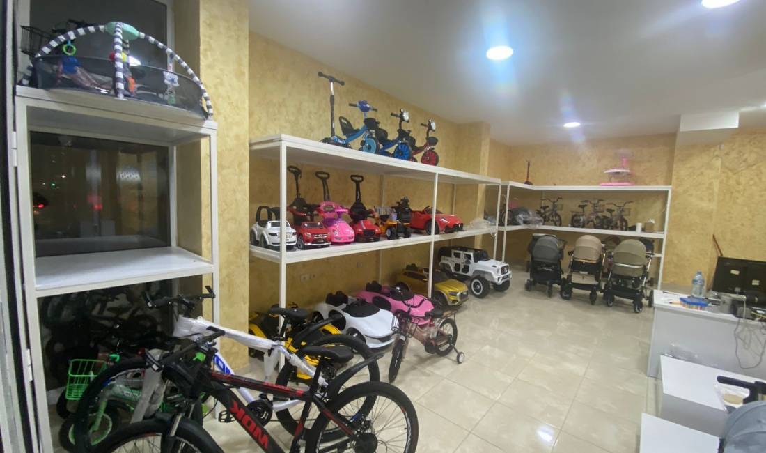 Ambjent Biznesi me qera ne Astir