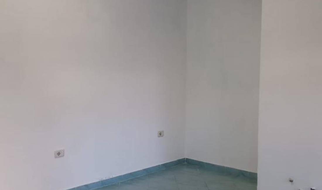 Ambjent Komercial me qera tek Rr. Bogdaneve