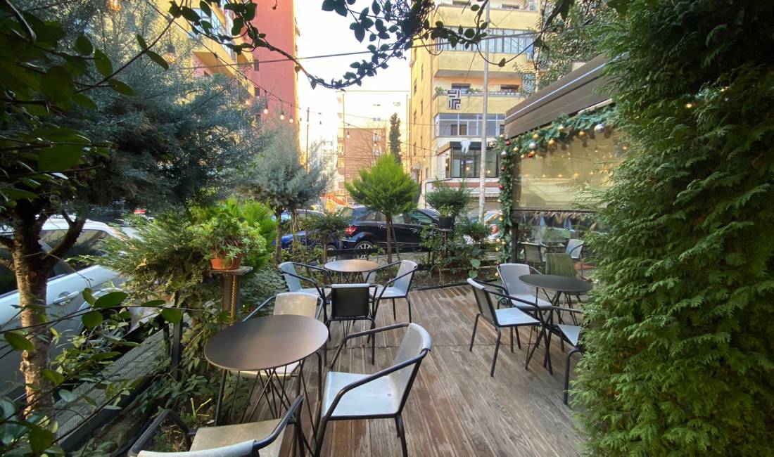 Lokal me qera prane Klan