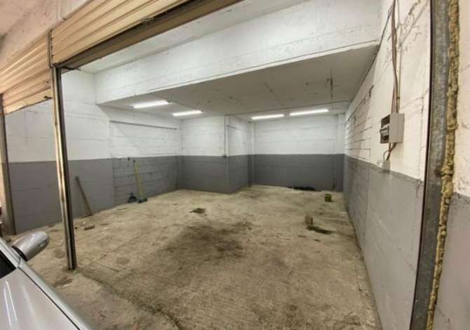 Ambjent me qera (Ish Stacioni Trenit)