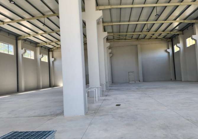 Ambjent me qera (Ish Stacioni Trenit)