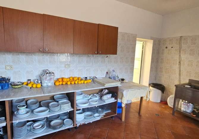 Qera Ambjent biznesi Hotel (rruga Ndroqit)