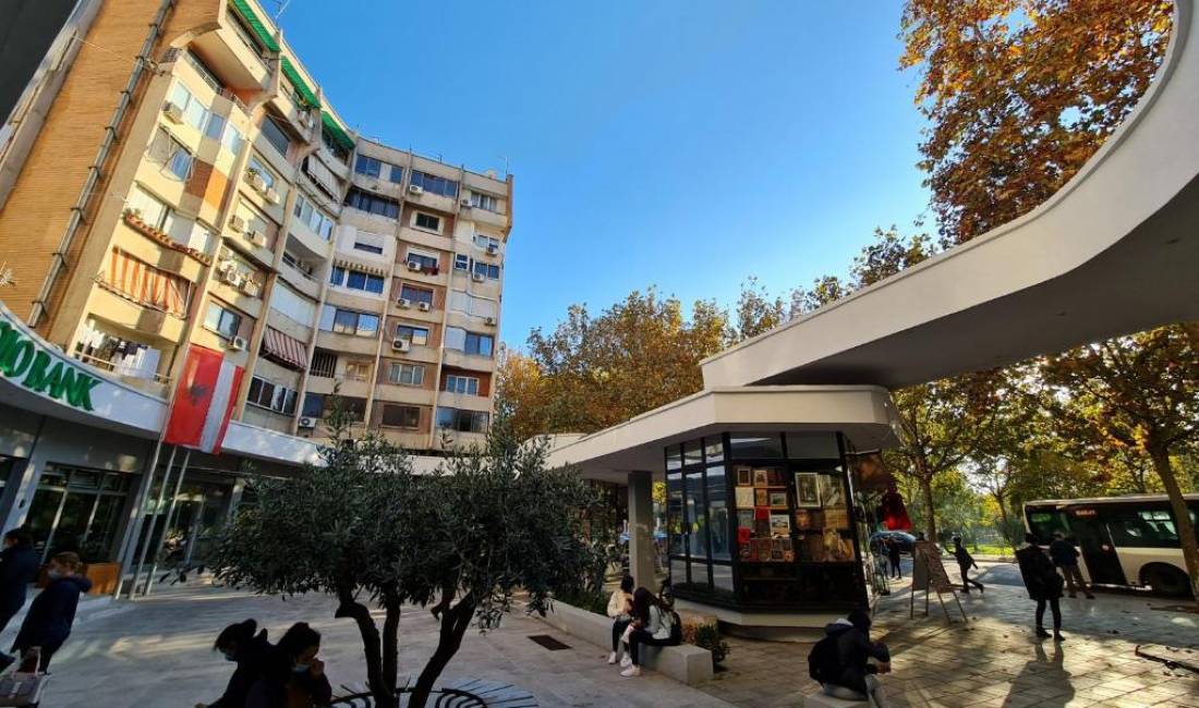 Lokal me qera - 9 katshet