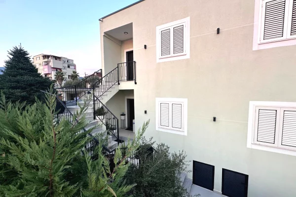 Shtepi ne shitje Vila Luksoze ne Tirane, 5+1, Mobilimi Pjeserisht e mobiluar, Pagesa 65,000,000  Leke.