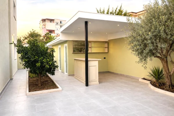 Shtepi ne shitje Vila Luksoze ne Tirane, 5+1, Mobilimi Pjeserisht e mobiluar, Pagesa 65,000,000  Leke.