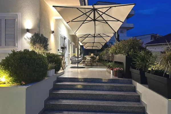 Villa di lusso in vendita a Tirana 5+1, SemiArredato