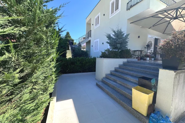 Villa di lusso in vendita a Tirana 5+1, SemiArredato