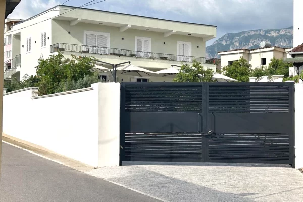 Villa di lusso in vendita a Tirana 5+1, SemiArredato