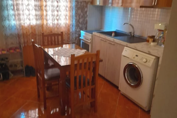Shtepi me qera Apartament ne Tirane, 1+1, Mobilimi E mobiluar, Pagesa 34,000  Leke.