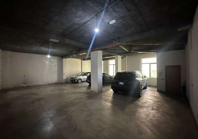 Ambient biznesi me qera 6+1 ne Tirane - 1,250 Euro