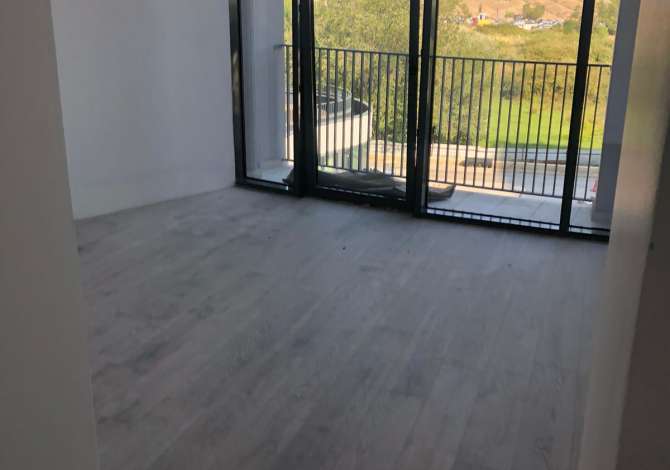 Ambient biznesi me qera 3+1 ne Tirane - 1,200 Euro