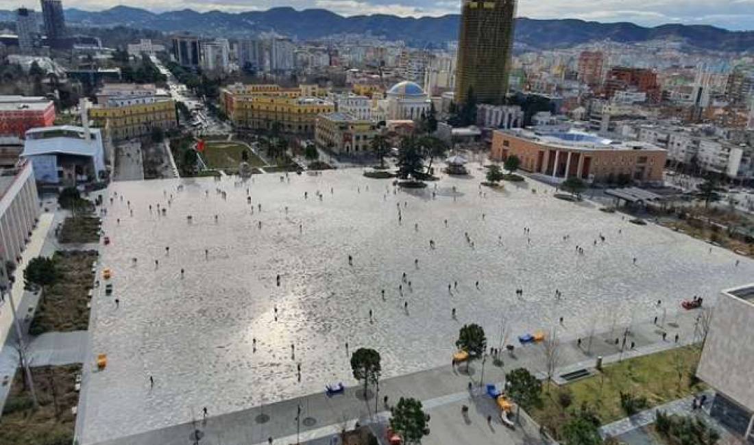 Jepet Me Qira Ambient Biznesi ne Qender Te Tiranes 📍 