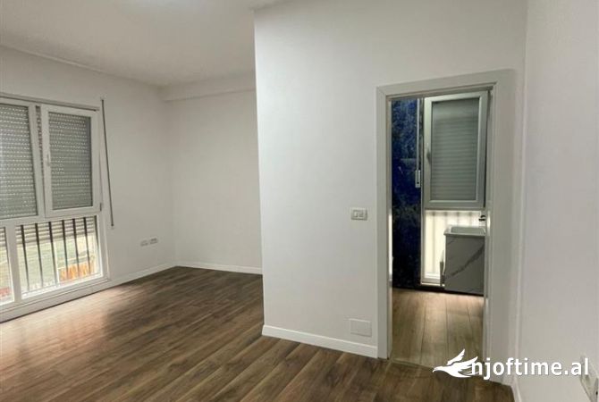 Business Property for Rent 1+1 in Tirana - 800 Euro