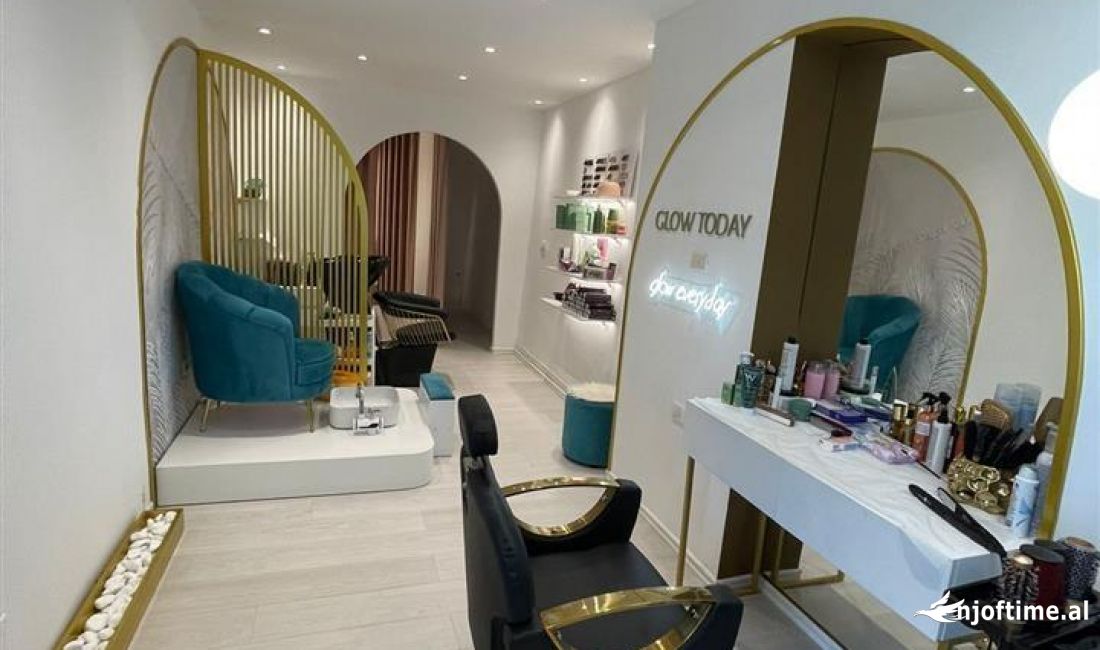 Shitet biznesi tek Liqeni Artificial i Tiranes📍