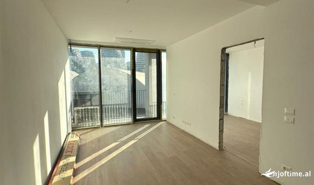 Ambient zyre me qira tek Lake View Residence