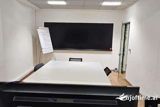 Ambient zyre me qera ne Bllok tek Juvenilja !!