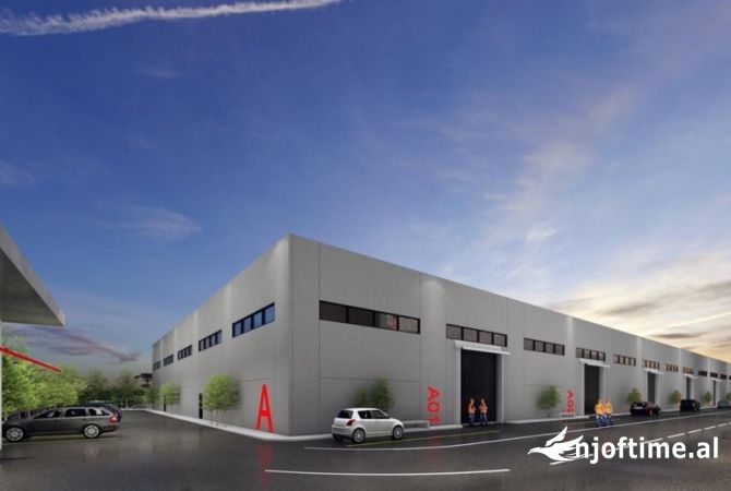 Ambiente Commerciale in Affitto 6+1 a Tirana - 5,000 Euro