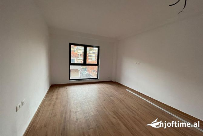 Jepet me qira dubleks per zyra 📍Garden Building