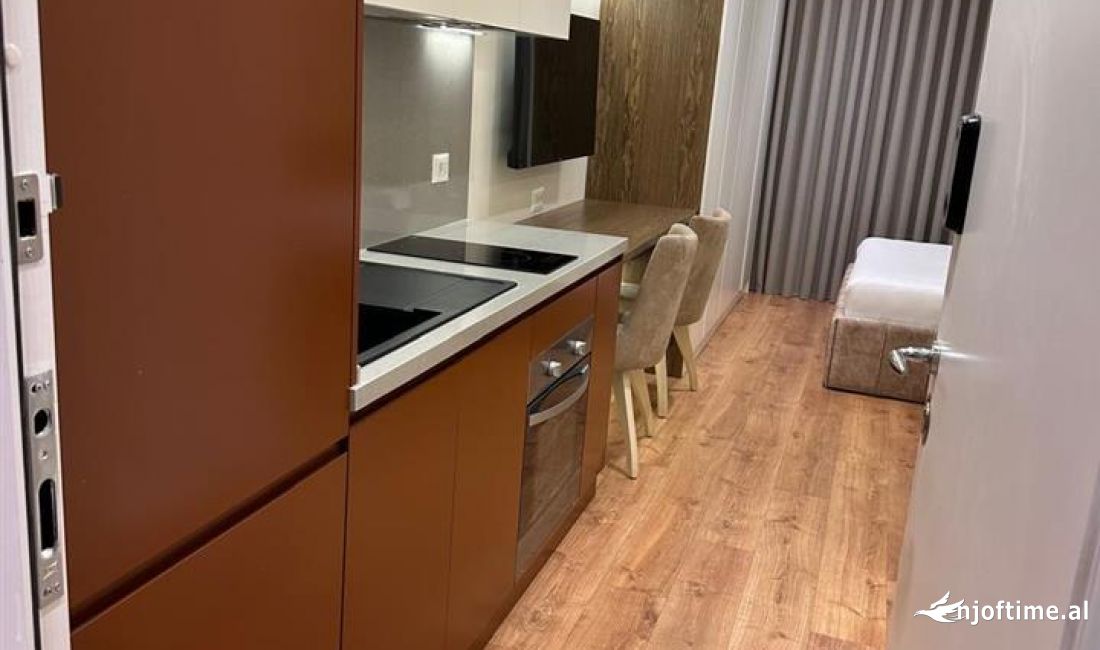 Shtepi me qera Apartament ne Tirane, Garsoniere, Mobilimi E mobiluar, Pagesa 500  Euro.