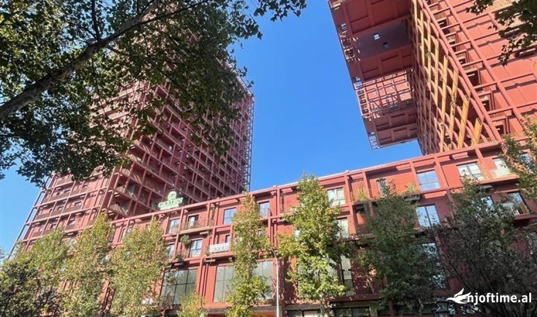 Ambient Komercial 104m2 për Shitje tek Garden Building