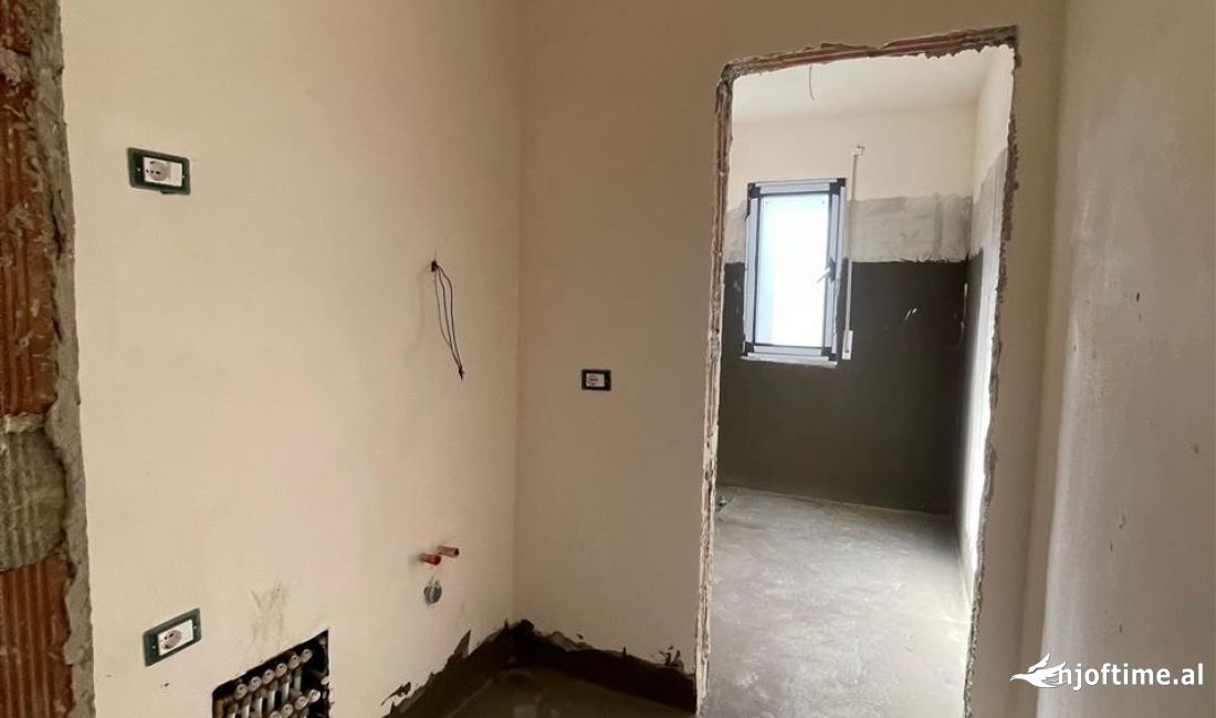 Appartamento in vendita a Tirana 2+1, Vuoto