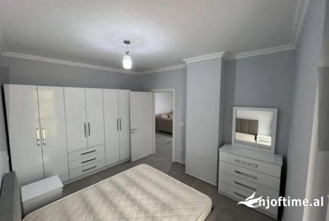 Appartamento in vendita a Tirana 2+1, Arredato
