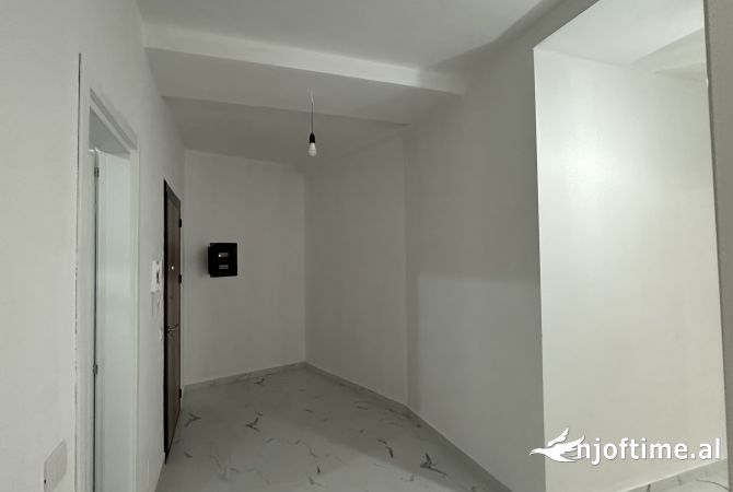 Shtepi me qera Apartament ne Tirane, 2+1, Mobilimi E mobiluar, Pagesa 50,000  Leke.