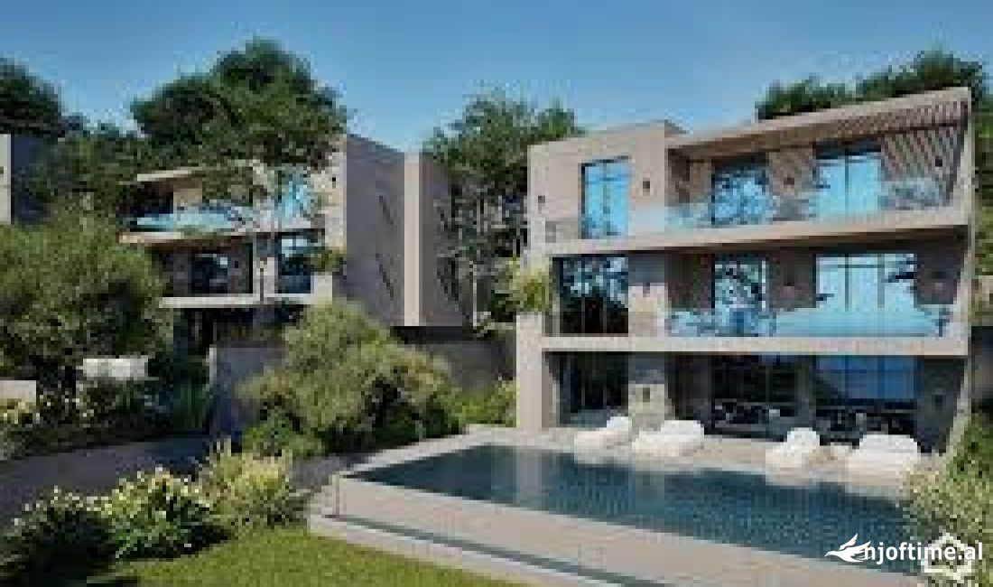 Villa di lusso in vendita a Tirana 4+1, Vuoto