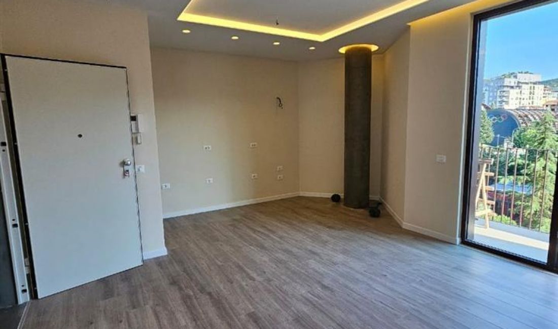 JEPET ME QIRA AMBIENT PER ZYRA TE ALTANA REZIDENCE 