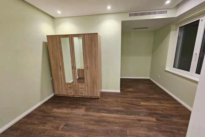 Shtepi me qera Vila Luksoze ne Tirane, 4+1, Mobilimi Pjeserisht e mobiluar, Pagesa 5,000  Euro.