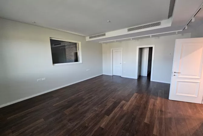 Shtepi me qera Vila Luksoze ne Tirane, 4+1, Mobilimi Pjeserisht e mobiluar, Pagesa 5,000  Euro.