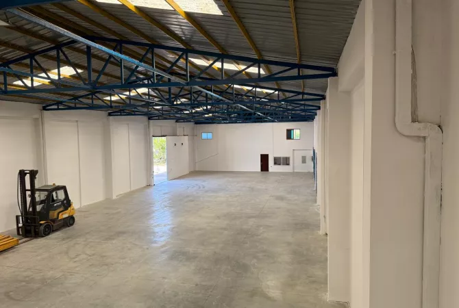 Business Property for Rent 4+1 in Tirana - 2,625 Euro