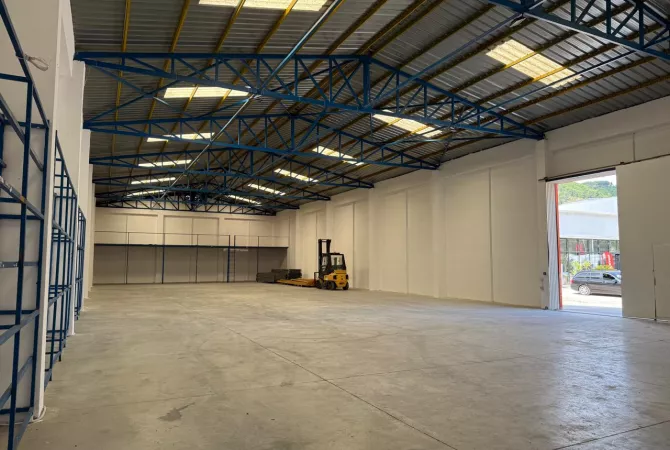 PRUSH KAPANON ME QIRA