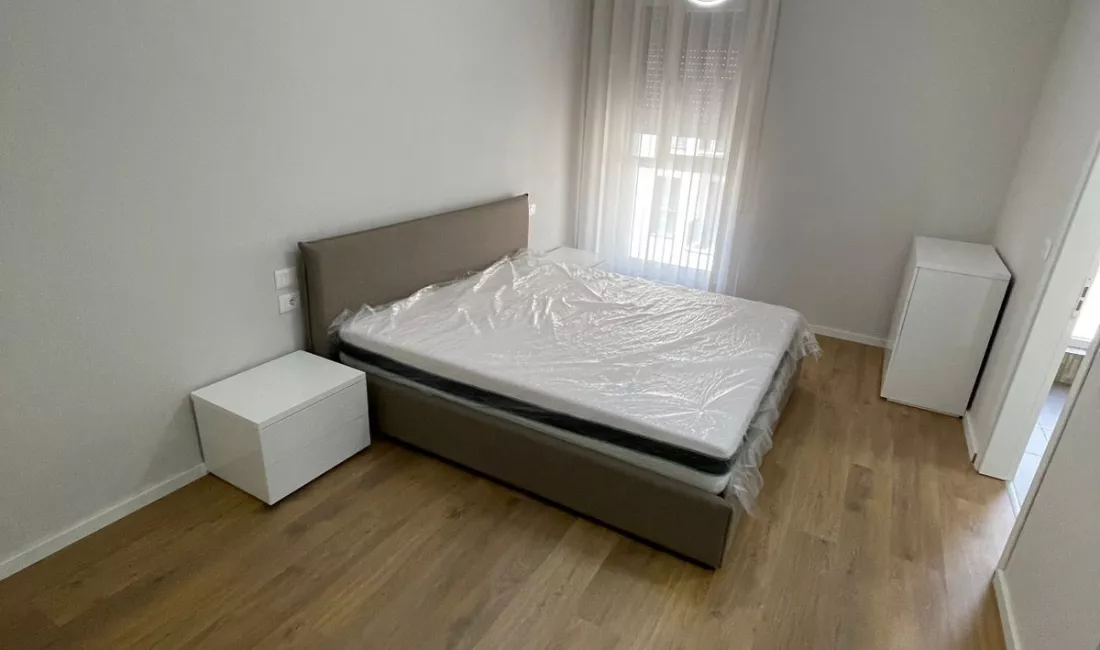 Shtepi me qera Apartament ne Tirane, 2+1, Mobilimi E mobiluar, Pagesa 650  Euro.