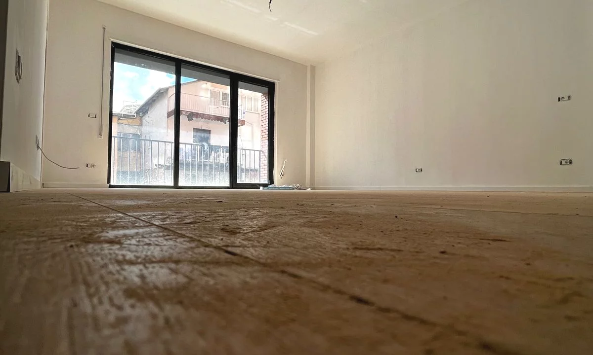 AMBIENT BIZNESI ME QIRA NE MYSLYM SHYR TIRANE 