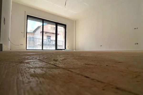 Business Property for Rent 3+1 in Tirana - 75,000 Leke