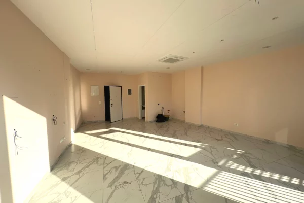 Business Property for Rent 3+1 in Tirana - 900 Euro