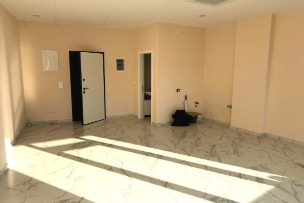 Business Property for Rent 3+1 in Tirana - 900 Euro