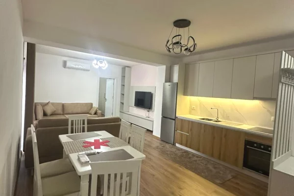 Shtepi me qera Apartament ne Tirane, 2+1, Mobilimi E mobiluar, Pagesa 80,000  Leke.
