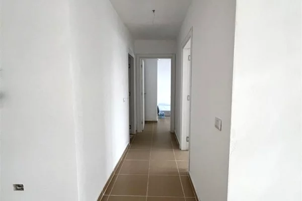 Shtepi ne shitje Apartament ne Tirane, 2+1, Mobilimi Bosh, pa mobiluar, Pagesa 163,000  Euro.
