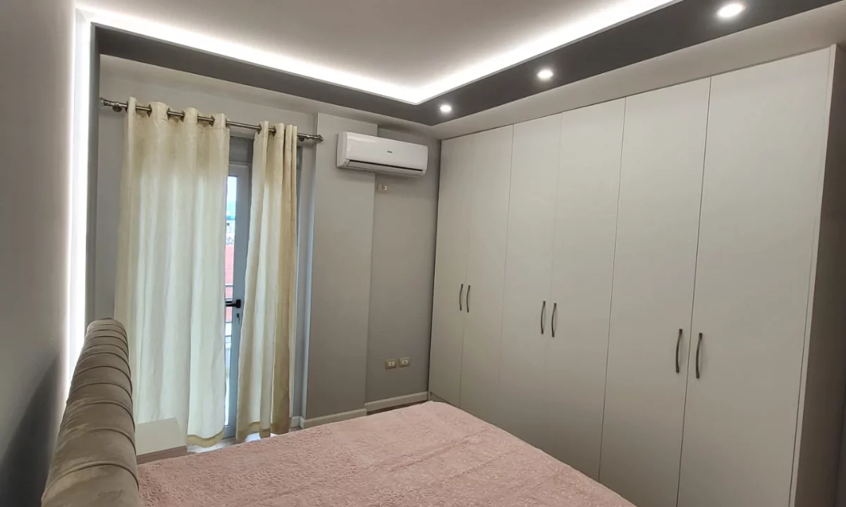 Shtepi me qera Apartament ne Tirane, 1+1, Mobilimi E mobiluar, Pagesa 550  Euro.