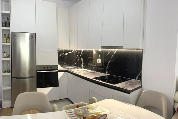 Shtepi me qera Apartament ne Tirane, 1+1, Mobilimi E mobiluar, Pagesa 45,000  Leke.