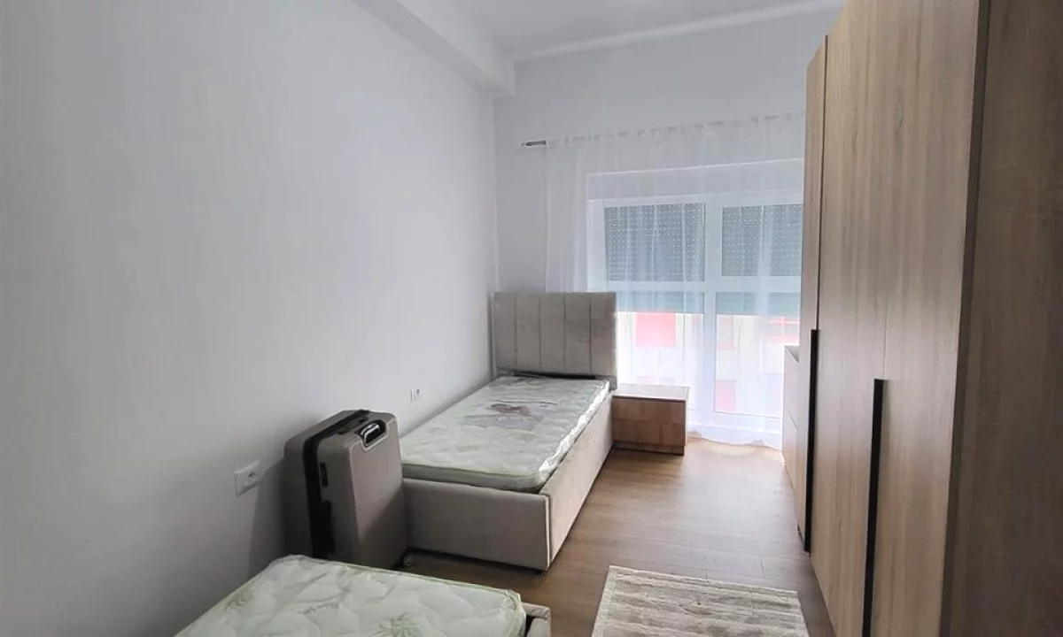 Shtepi me qera Apartament ne Tirane, 2+1, Mobilimi E mobiluar, Pagesa 50,000  Leke.