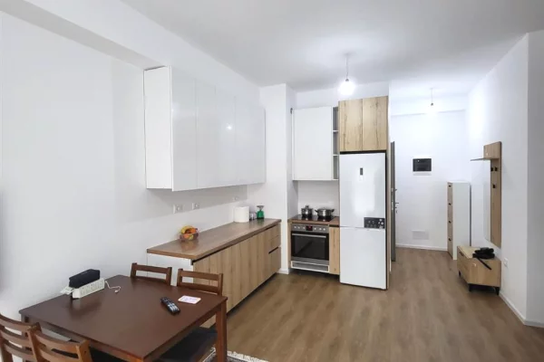 Shtepi me qera Apartament ne Tirane, 2+1, Mobilimi E mobiluar, Pagesa 50,000  Leke.