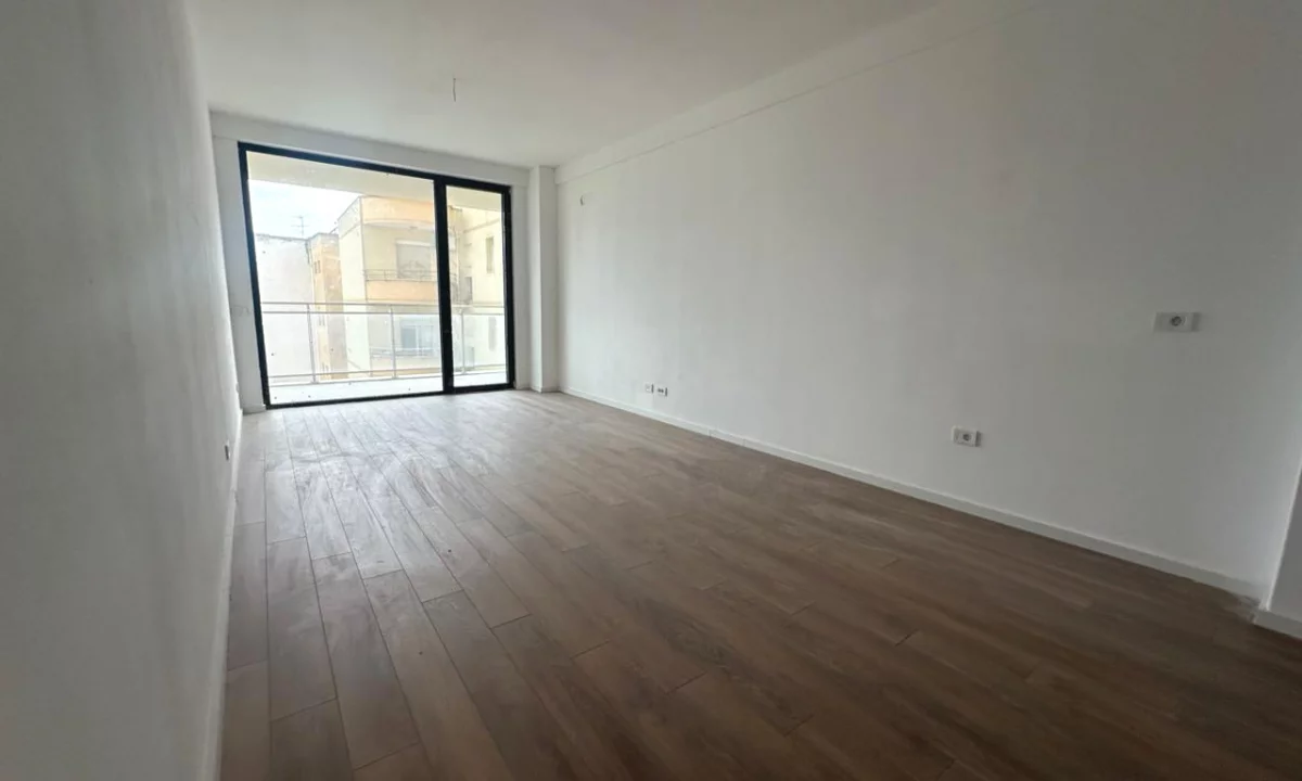 AMBIENT IDEAL PER ZYRA TE MINE PEZA REZIDENCE , RRUGA DURRESIT 