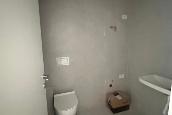 AMBIENT IDEAL PER ZYRA TE MINE PEZA REZIDENCE , RRUGA DURRESIT 