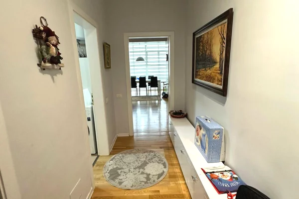 Shtepi me qera Apartament ne Tirane, 2+1, Mobilimi E mobiluar, Pagesa 899  Euro.