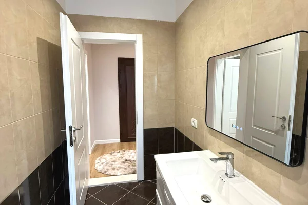 Appartamento in vendita a Tirana 1+1, Arredato